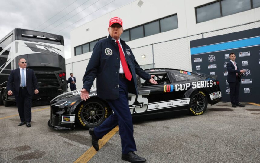 trump-daytona-500