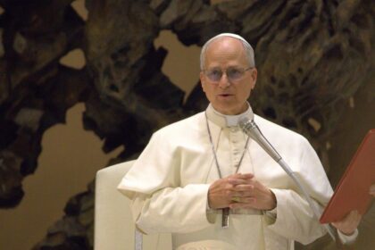 Pope Leo XIV calls for an immediate ceasefire in the escalating Iran war, urging global leaders to pursue peace and dialogue as regional tensions rise.