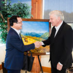 Franklin Graham welcomes Vietnamese Minister Nguyễn Đình Khang at Samaritan’s Purse in North Carolina.