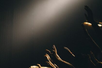 Worship gathering, illustrative photograph; not the Cheaha Area Crusade